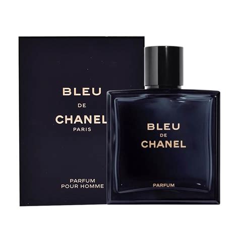 Bleu de chanel parfum pour homme .